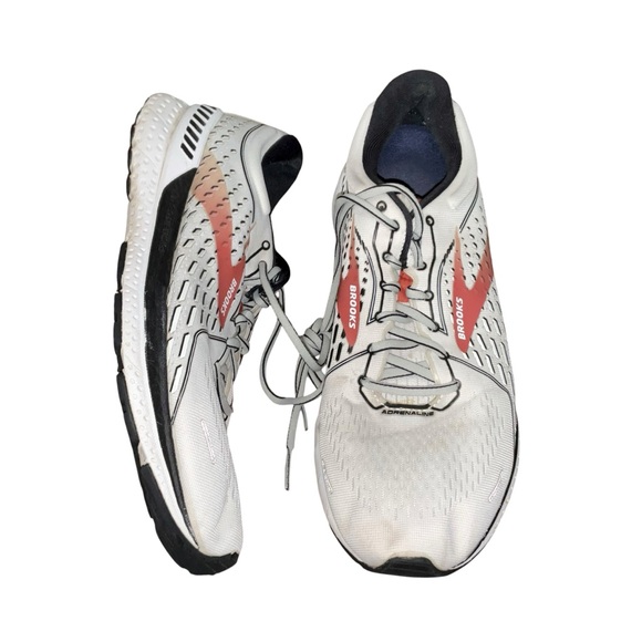 Athletic_Shoes